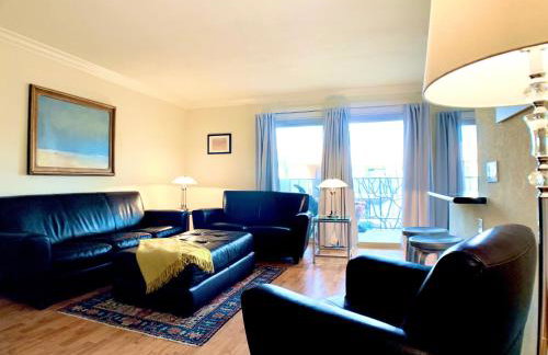 Sunrise Springs 1-Bedroom with Balcony & Pool - Foto 1