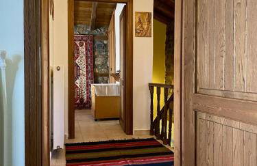 Elato Stone House - Photo 16