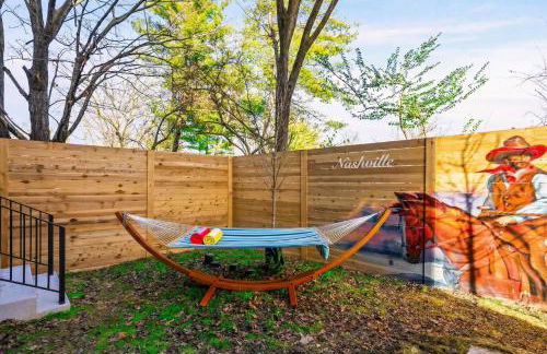 Hot Tub Poker Pool Table & Rooftop City MLS View - Foto 9