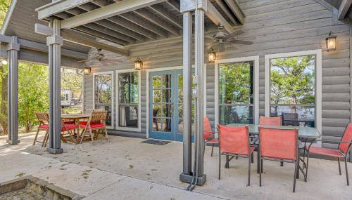 Lakefront Chico Haven with Multi-Level Private Dock! - Foto 2