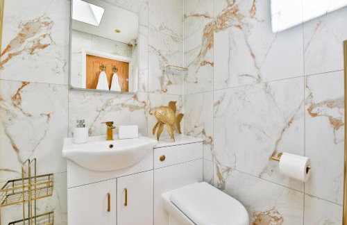 Luxury Cosy Central Detached Cardiff Bungalow with Free Parking - Foto 10