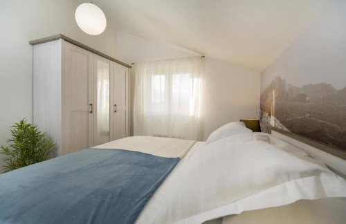 Villa Vision with Heated Pool & Jacuzzi in Sestanovac - Foto 45