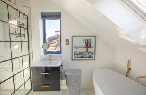 THE ANNEXE AT UPPER BEACH HOUSE - Photo 35