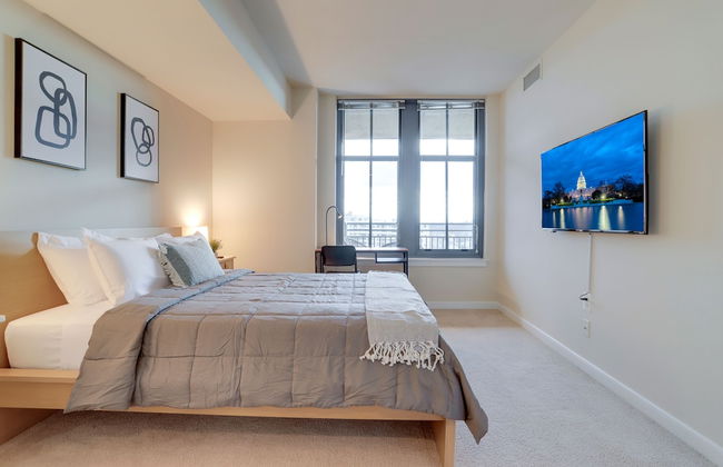 Walkable Alexandria Apts - Photo 30