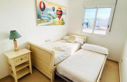 Apartamento en primera línea de playa con piscina y garaje gratuito - Foto 39