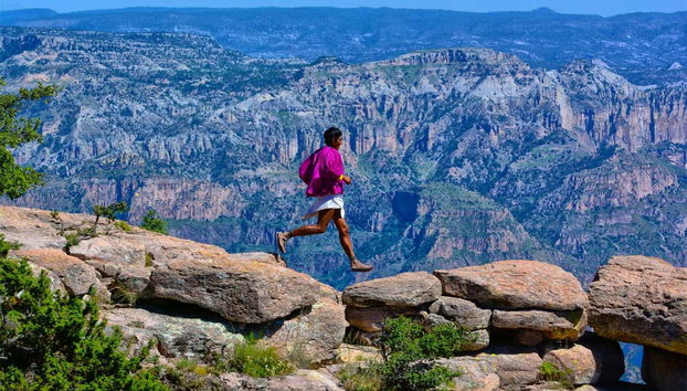 Caminhando sobre o desfiladeiro da Barranca del Cobre