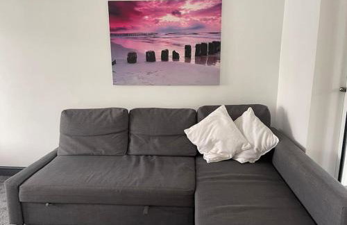 Green Haven Villa - 4BR Spacious House with Hot tub, Ample Parking, Air Condition, WIFI, Netflix, Patio & Garden - Foto 15