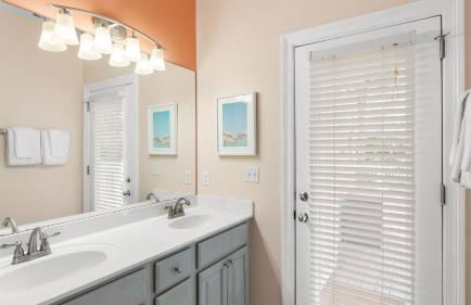 Steps to Beach! Arcade Game Room, Pool + Hot Tub Calico Scallop by Avantstay - Foto 70