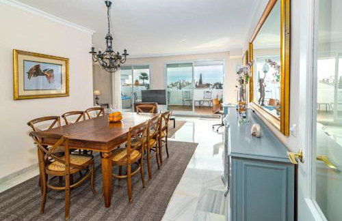 Andalusian Elegance apartment in El Paraiso with 360 views over Sea and Mountains - Photo 10