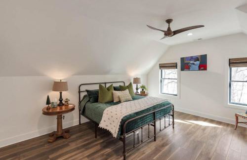 Lux Riverfront Retreat- Hot Tub, Game Room, Views! - Photo 23