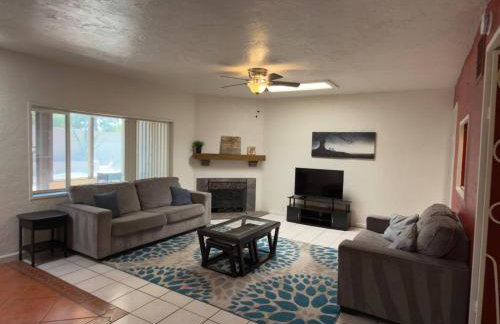 Fantastic 4 Bedroom in a Great Area - Foto 74