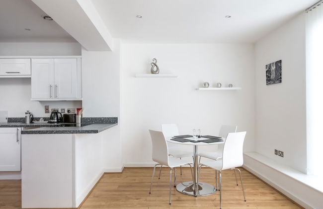 Luxury 2 Bed Apartment - Foto 8