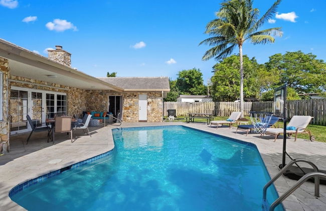 Family-friendly 5BR Home w/ Heated Pool & Parking - Foto 46