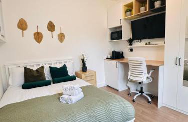 Luxury Private Room with Shared Bathroom and with its own Kitchenette in Halesowen R2 - Foto 10