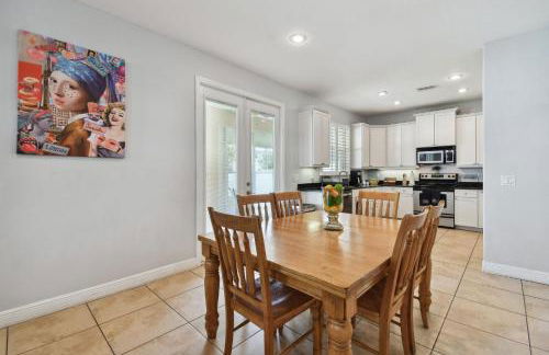 Tampa Private Large House, Game Room & Backyard - Sleeps 12, 4bdr, 3bth, Quiet Community, Near Everything in Tampa & St Pete - Foto 32