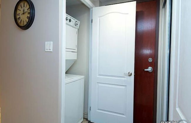 WhiteHall Suites- Yorkville - Photo 30