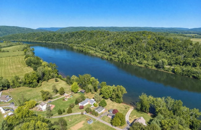 New River Riverfront , Hot Tub & Canoes, Trophy Muskie Fishing , Near VT - Foto 74