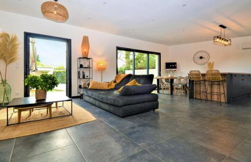 3 Bedroom Amazing Home In Montfavet - Photo 2