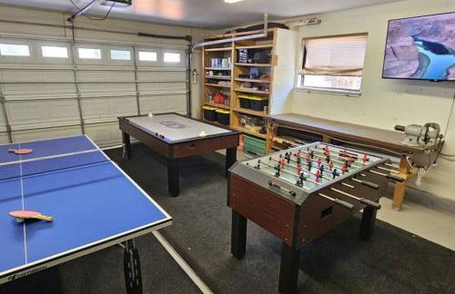 Cliff Views - Hot Tub - SUPs - Boat Parking - Sleeps 16 - Foto 5