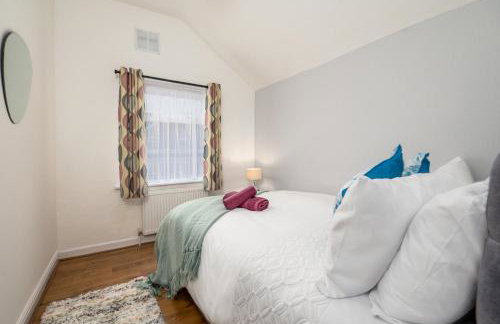 Modern 3 bedroom House - Parking - Sleeps 6 - Foto 6