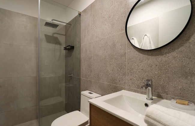 w Sensational 2BR w Balcony in Miraflores - Photo 16