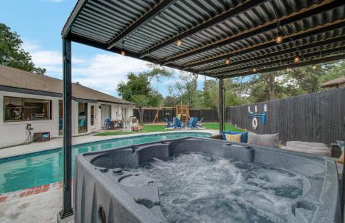 Spring Branch Paradise 4-BD Backyard Pool Oasis - Foto 3