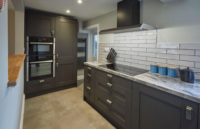 Host Stay Arncliffe View - Photo 2