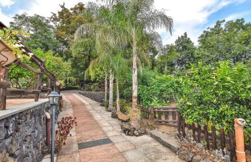 Lovely Home In Santa Venerina With Wifi - Foto 8