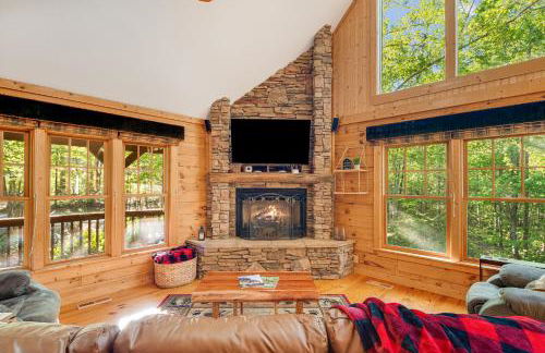 Lake Lure Oasis in the Woods w/ Hot Tub & More! - Foto 25