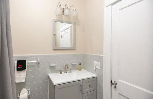 Efficiency in Grand Old Home, Downtown Durham - Photo 9