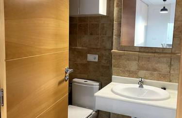 Ático con terraza, piscina y jacuzzi - Foto 25