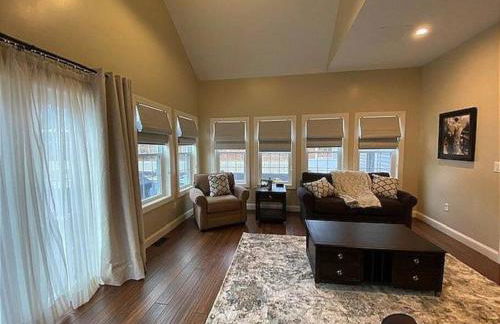 9 Bedroom Saratoga Retreat, In-Ground Heated Pool, HotTub, Firepit, Gourmet Kitchen, Private Office - Foto 72