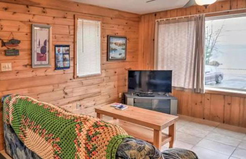 Charming Four-Bedroom Cabin Rental near Long Lake in Aroostook County, Maine - Foto 3