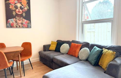 Entire 5 Bed New Home - Southampton Centre - 4BDRM - Foto 11