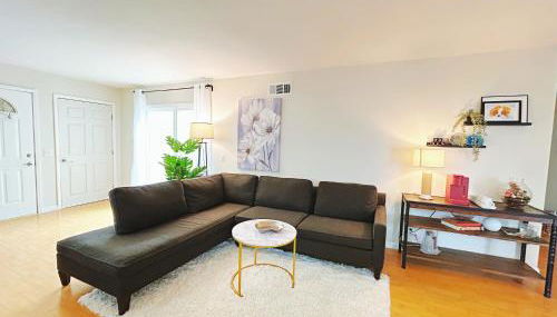 Brea Mall romantic two-bedroom house - Photo 5