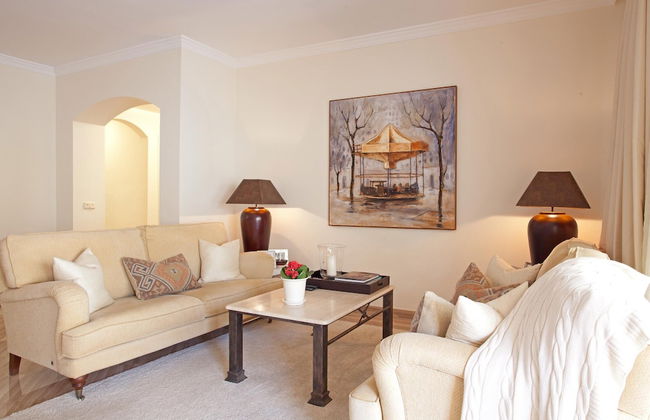 Charming Apartment With Pool - Photo 8