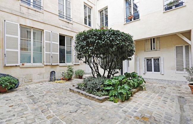 Cosy, Colourful Studio for 2 - Heart of "marais" - Foto 11