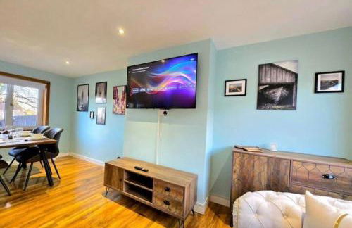 Super luxury 2 bedroom, full house sleep 5 with garden & parking close to airport - Foto 67