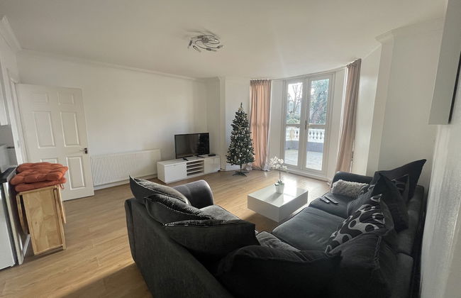 Modern 2 bed Apartment With sea Views - Foto 15