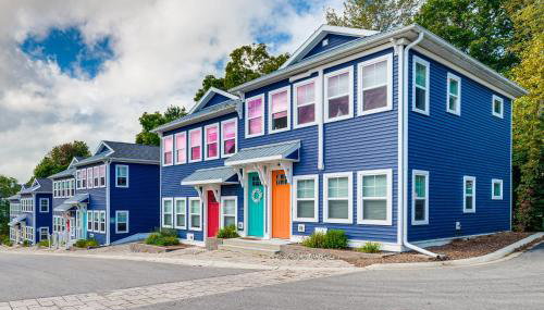 Walk to Dtwn Charlevoix Condo with Fireplace - Foto 2