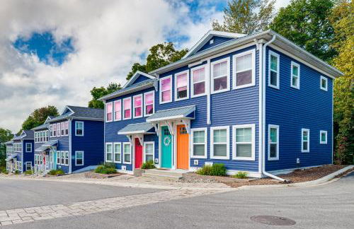 Walk to Dtwn Charlevoix Condo with Fireplace - Foto 2