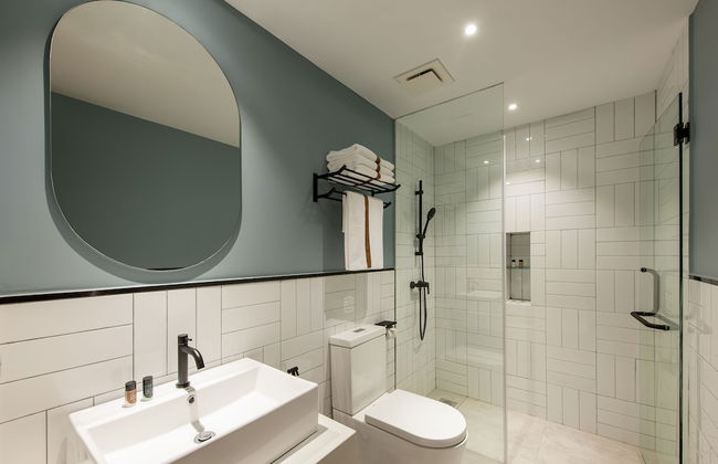 Ami Suites - Photo 33