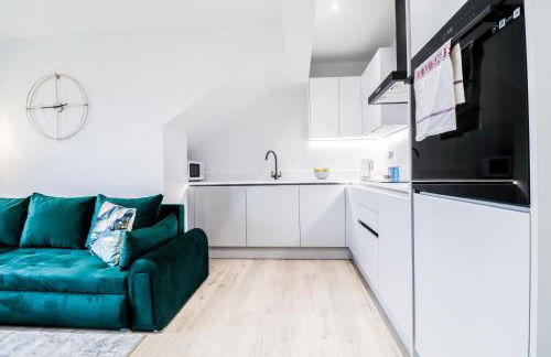 The Booker Retreat - Bright 1BR Top Floor Apt with Free Secure Underground Parking - Foto 20