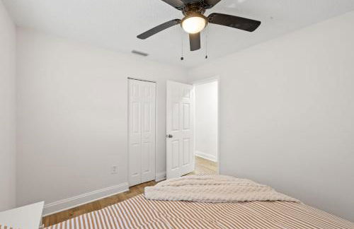 Sunny Palmetto Oasis: 4br Home With Private Pool 4 Bedroom Home by RedAwning - Photo 100