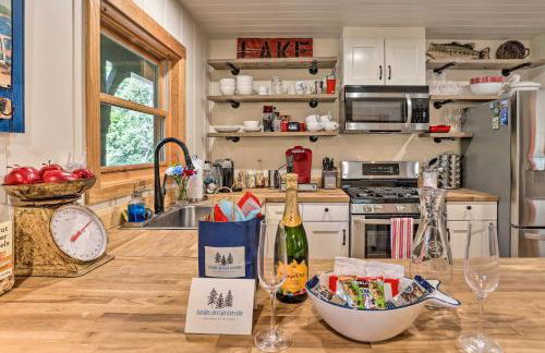 Steps to Lake Cabin with Deck in Lake Arrowhead - Photo 10