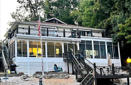 Serene Duplex Lakefront Retreat: sleeps up to 20 - Foto 30