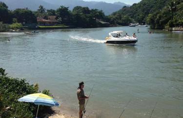 Beach house surrounded by lush nature - Foto 12