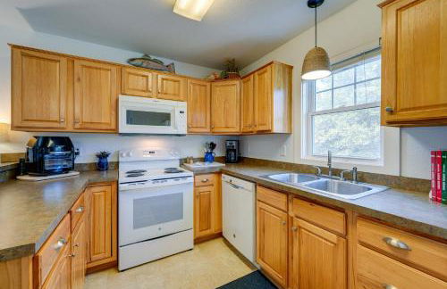 Near Ocean Buxton Townhome with Patio! - Foto 2