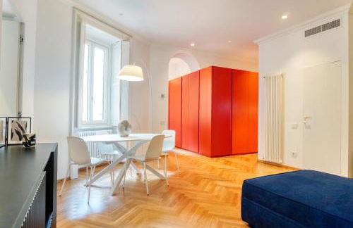 Cadorna Prestigious Apartment - Modern Architecture in front of the Station - Photo 1