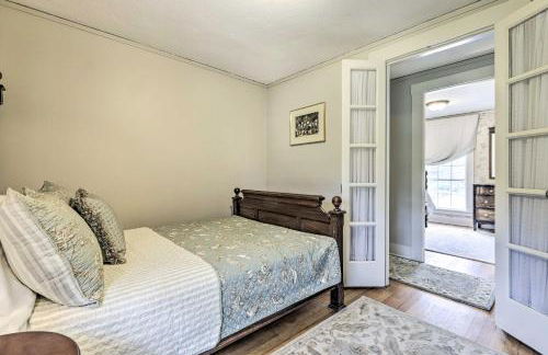 Charming Farmhouse with Pool and Fishing Pond! - Foto 23